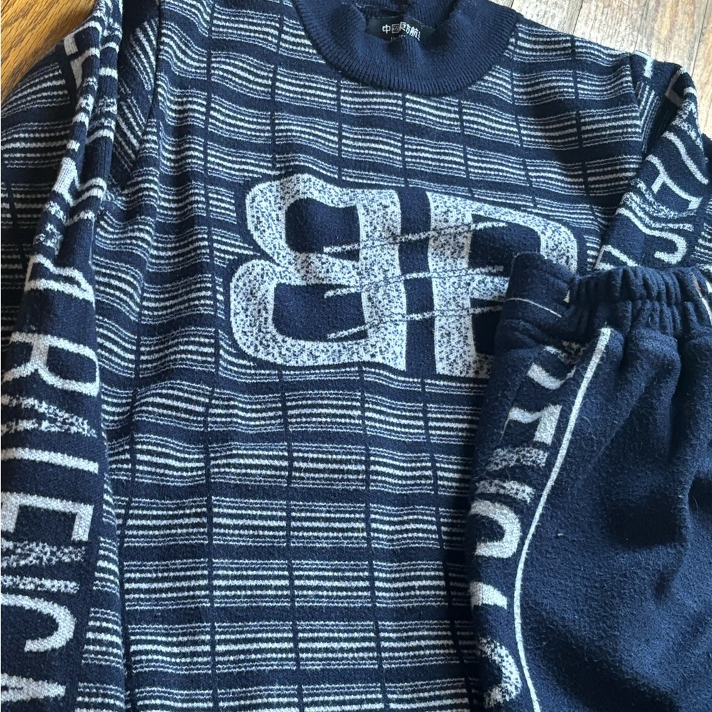 Chaps Blue and Gray Crewneck Sweater with Modern Pattern